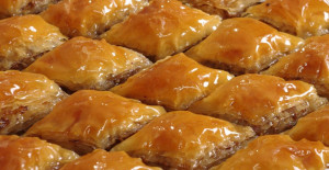 Cevizli Ev Baklavası Tarifi