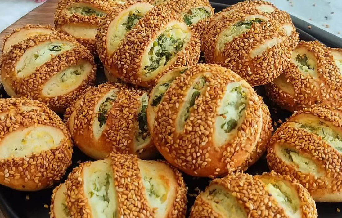 10 Dakikada Mayasız Çıtır Simit Poğaça Tarifi - 2