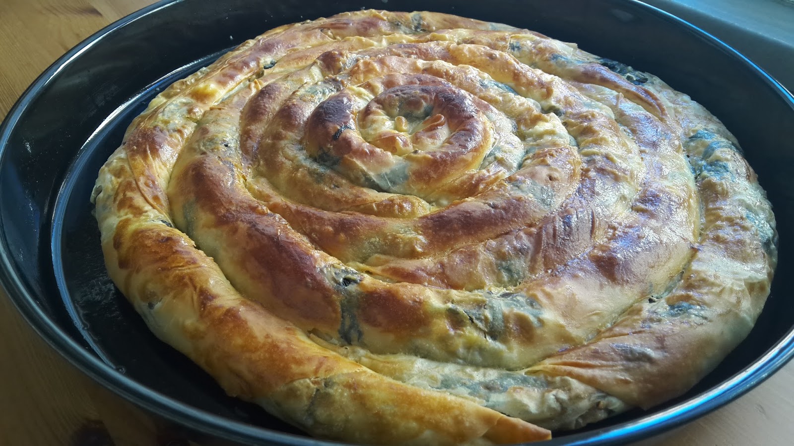 El Açması Ispanaklı Börek Tarifi - 4