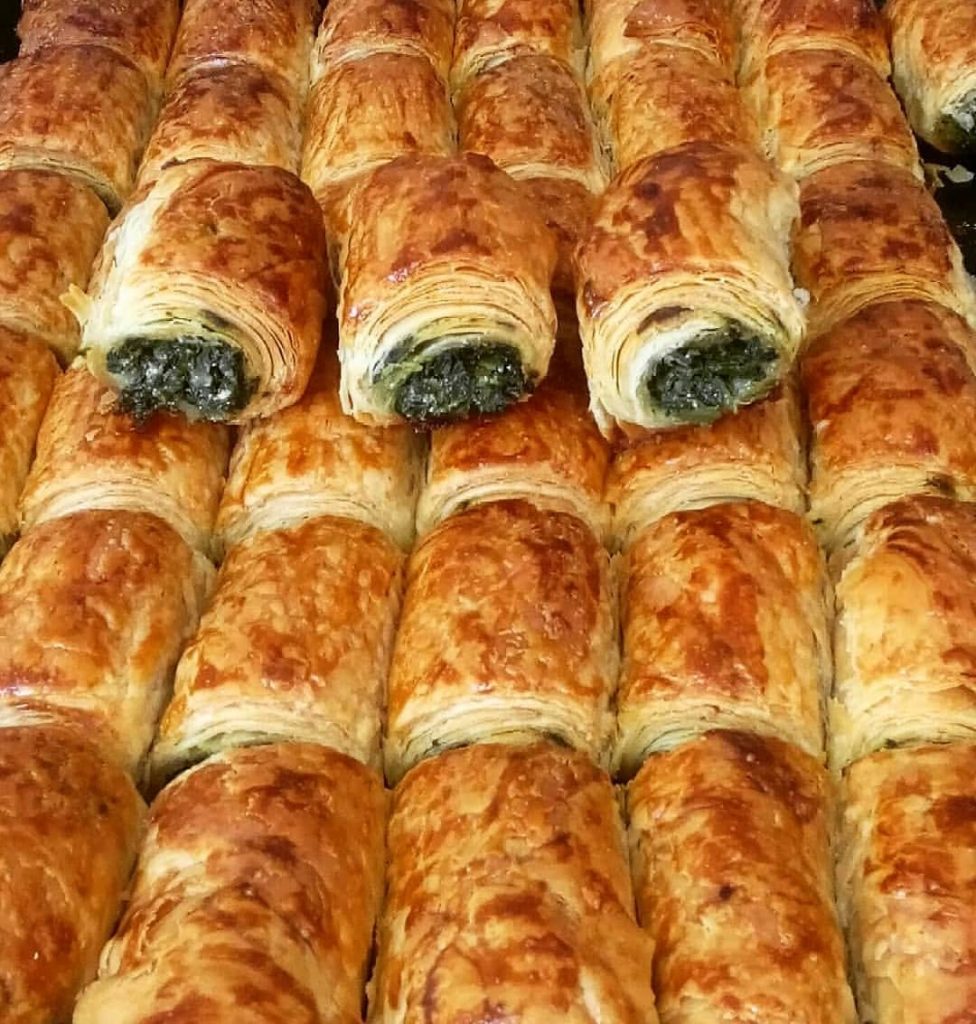 El Açması Ispanaklı Börek Tarifi - 3