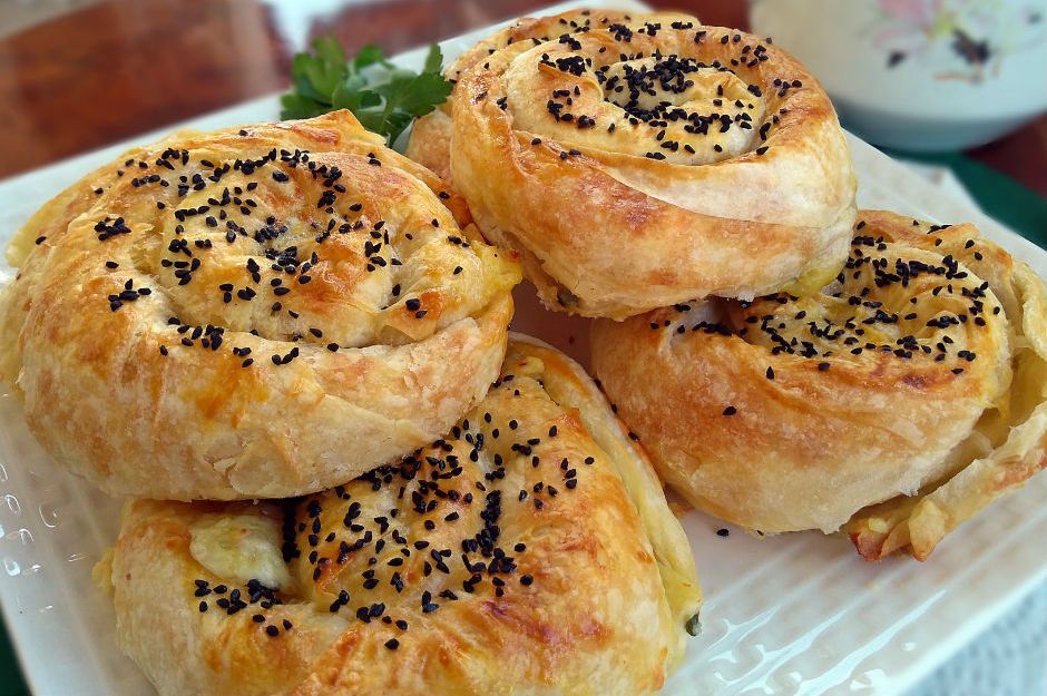 El Açması Peynirli Börek Tarifi - 4