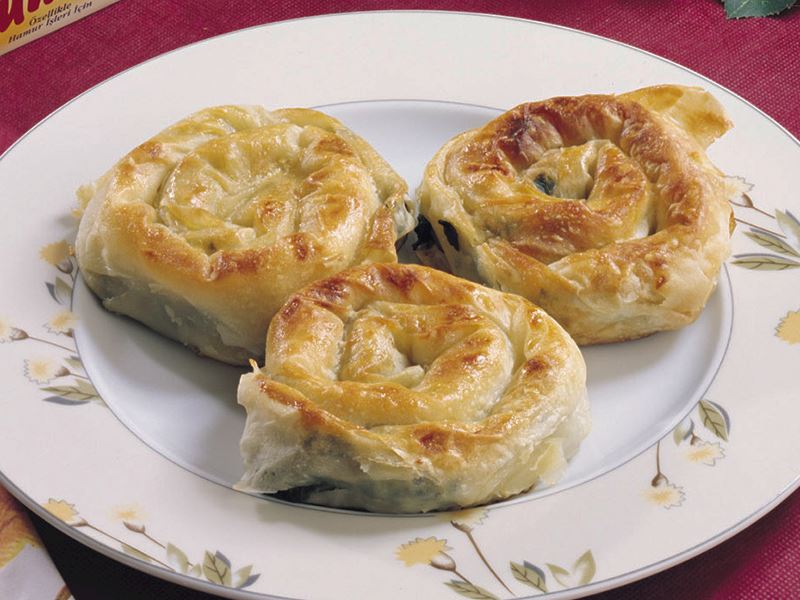 El Açması Peynirli Börek Tarifi - 3