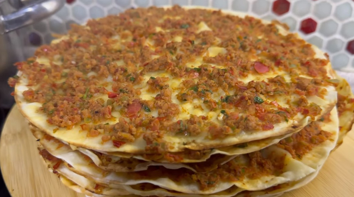 Ev Yapımı Çıtır Çıtır Lahmacun Tarifi - 2