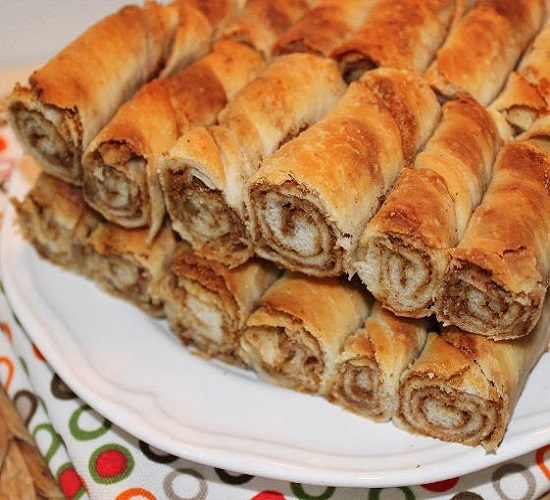 Haşhaş Ezmeli Cevizli Börek Tarifi - 4