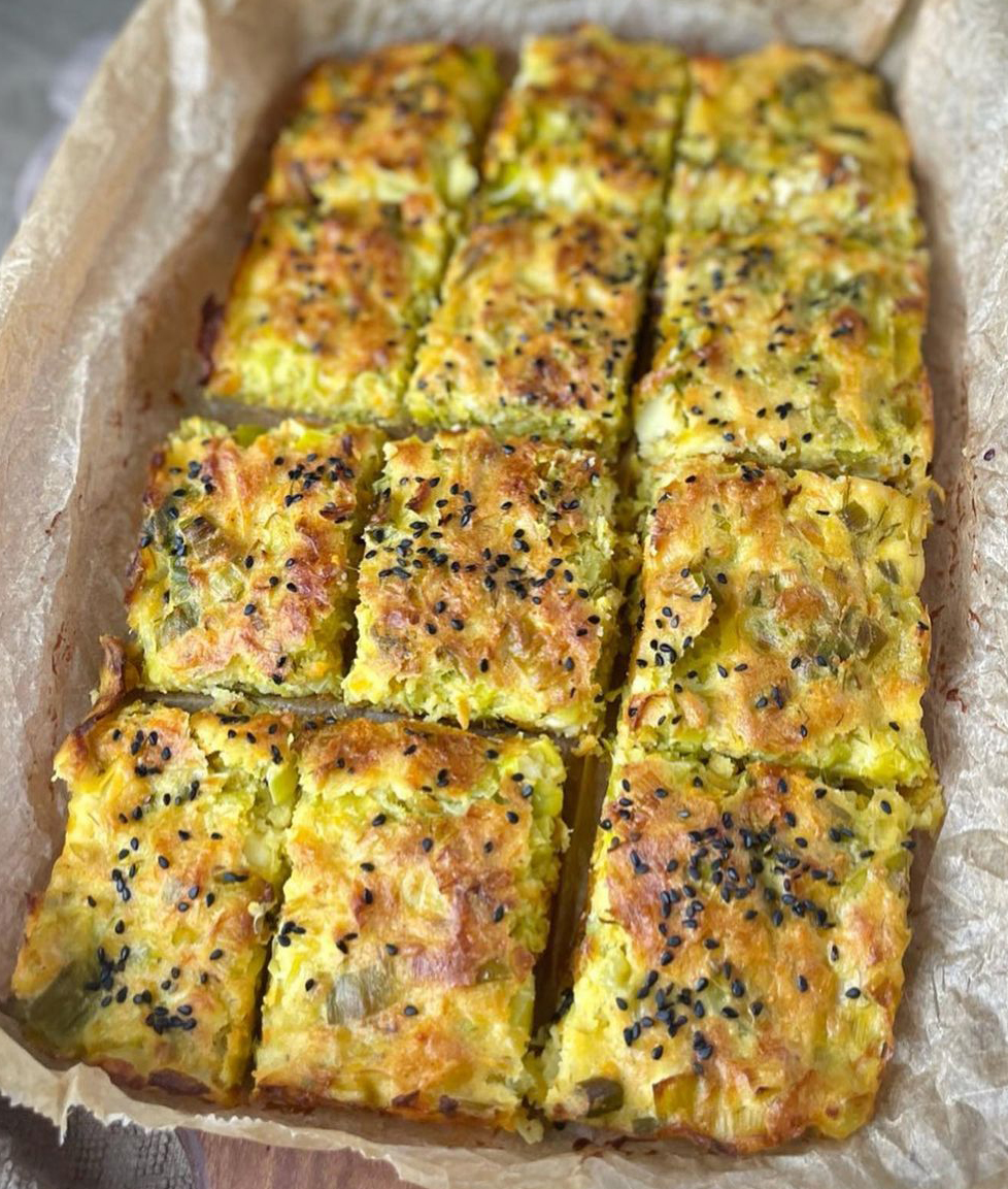 Yufkasız Pırasalı Börek Tarifi - 1