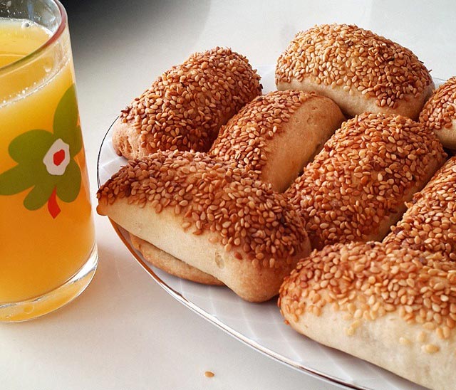 Salçalı Kaşarlı Simit Poğaça Tarifi - 4