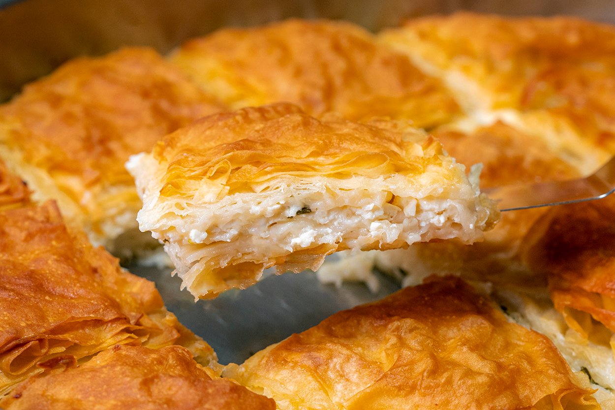 Sütle Pişen Börek Tarifi - 4