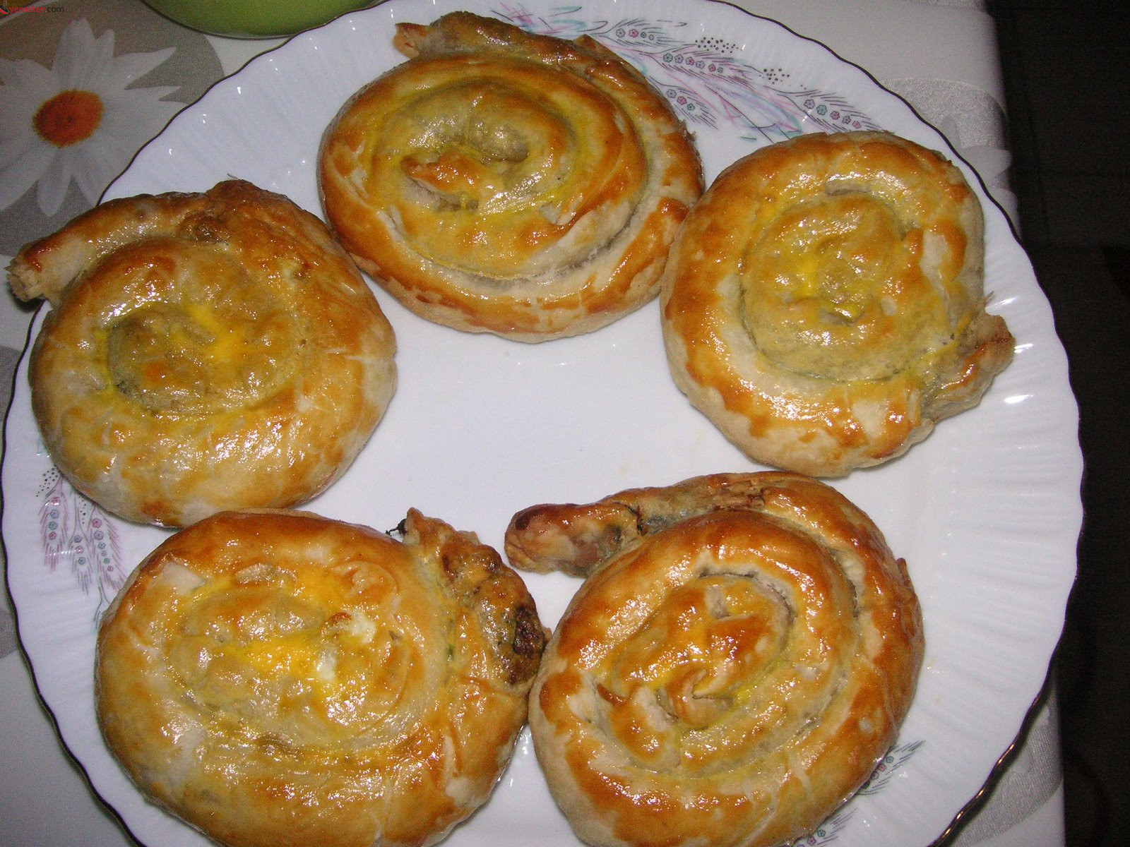 El Açması Patatesli Börek Tarifi - 5