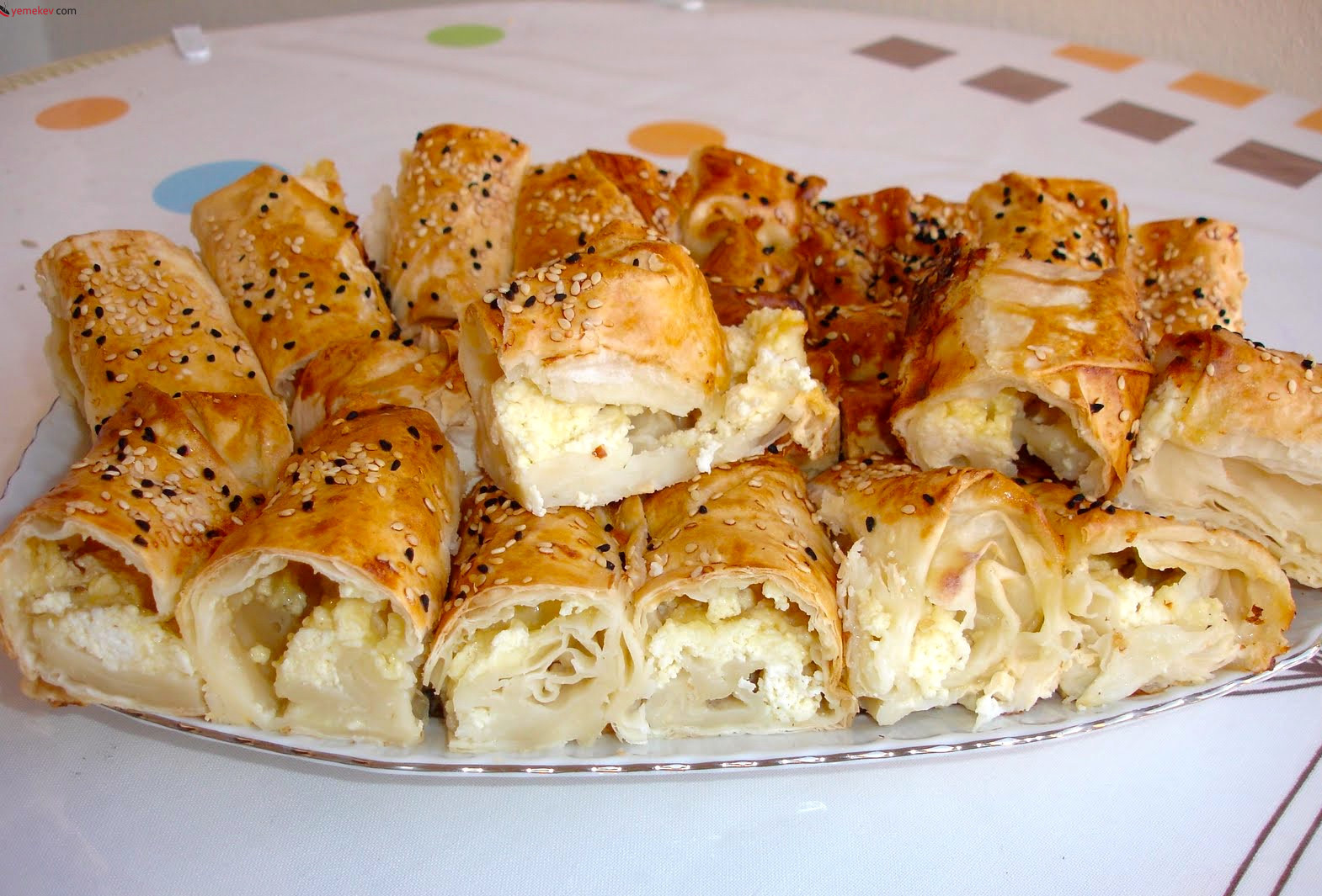 El Açması Patatesli Börek Tarifi - 6