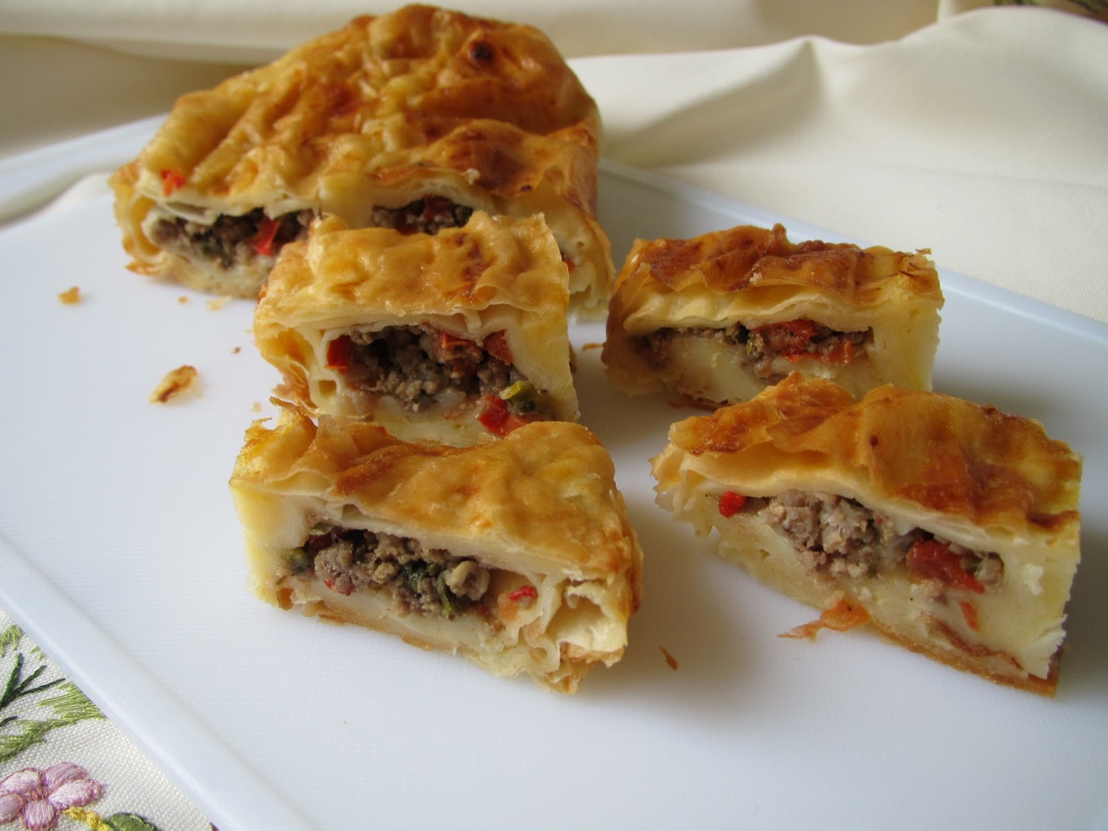 Kıymalı Börek Tarifi - 8