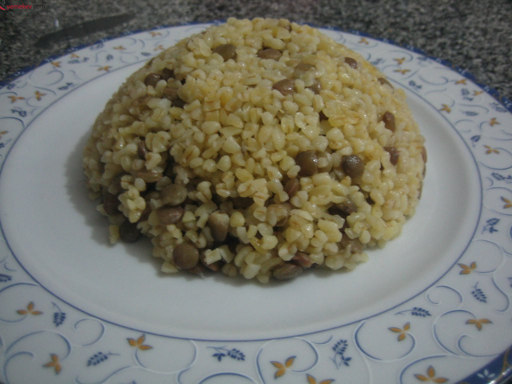 Mercimekli Bulgur Pilavı Tarifi - 3