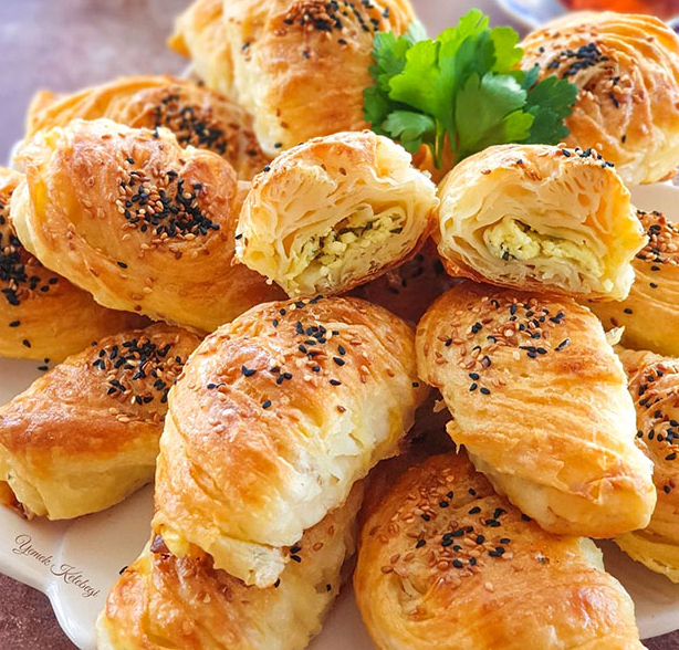 Sodalı Midye Börek Tarifi - 3