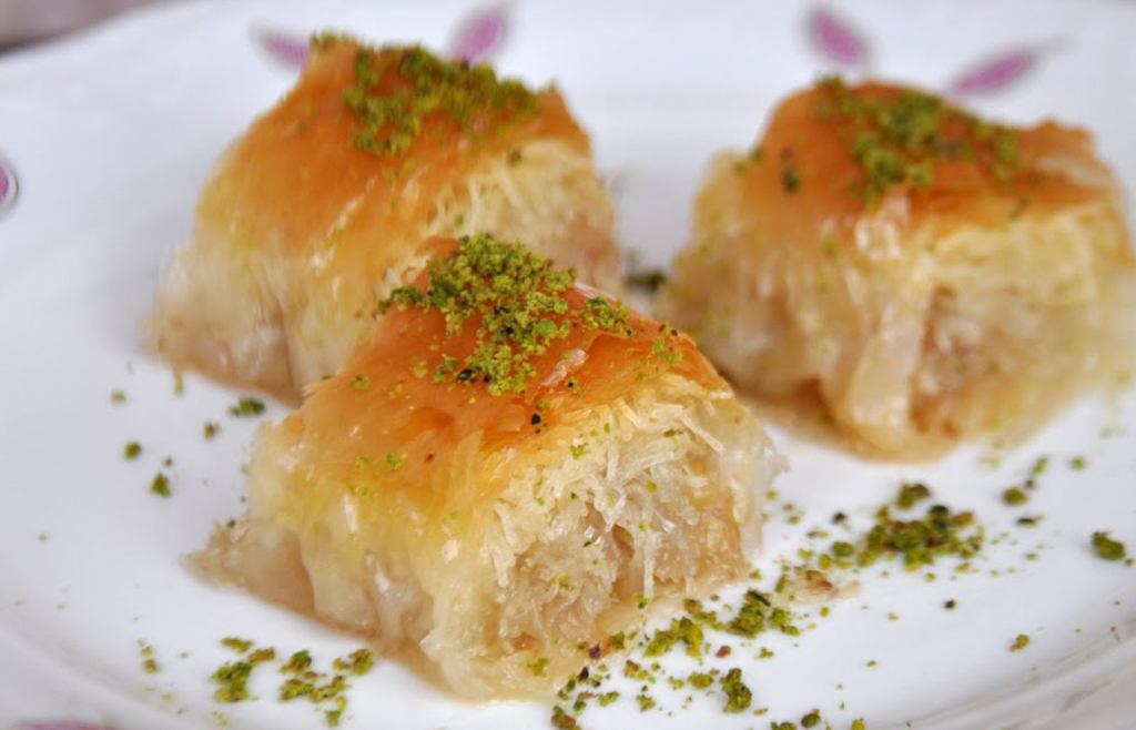 Baklava Yufkasından Kadayıf Sarma Tarifi - 1